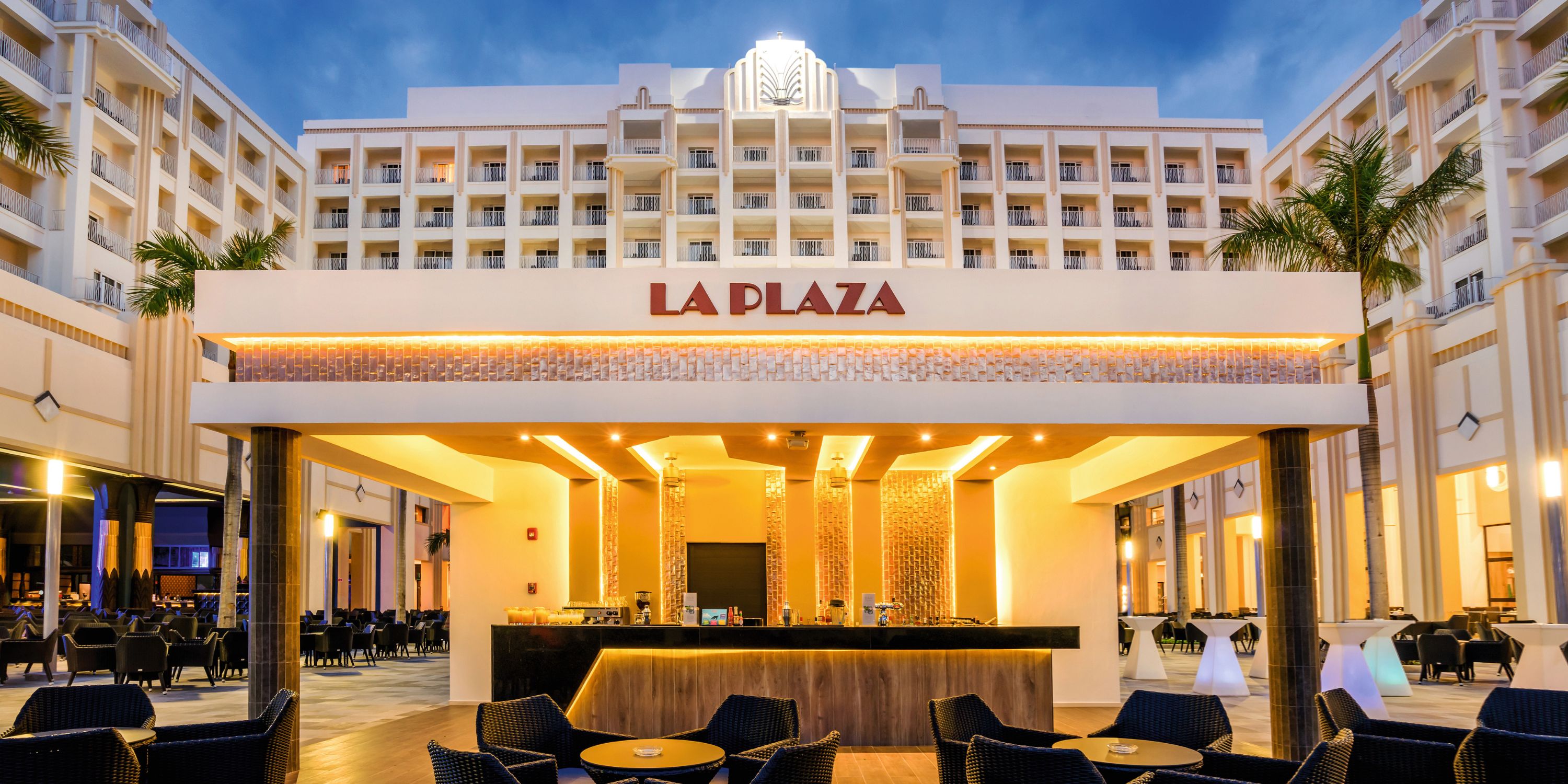 Riu Vallarta Plaza Bar